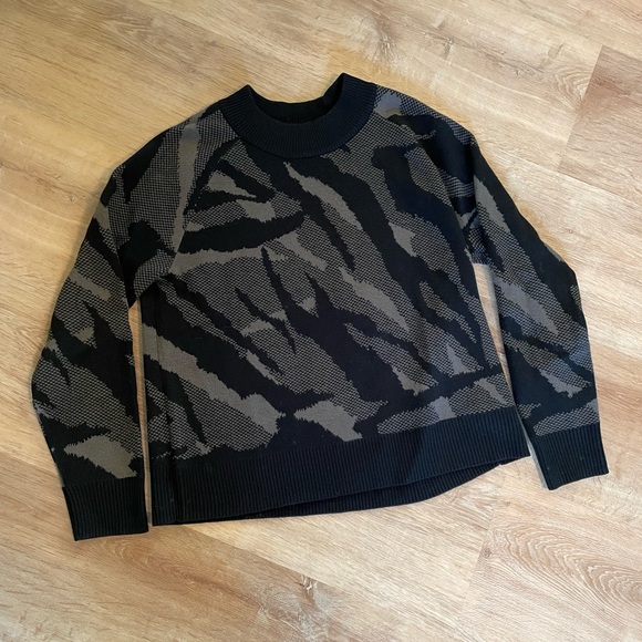 Athleta wool textured jacquard crew sweater - Picture 6 of 8